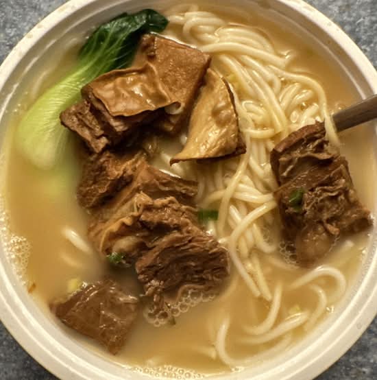 牛腩江西米粉Beef Sirloin Jiangxi Rice Noodles